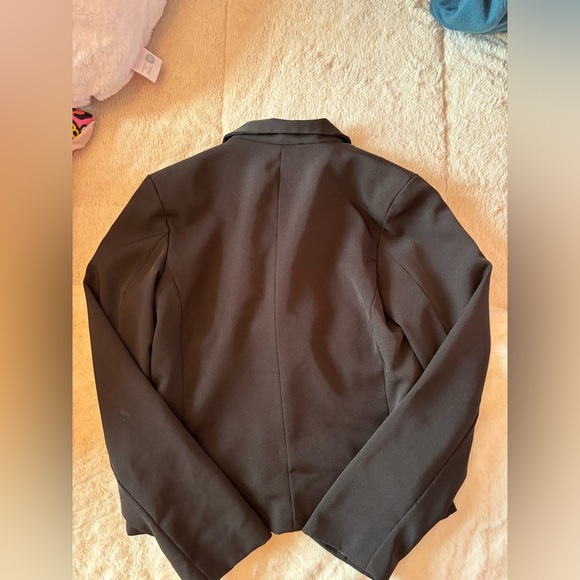 Blazer - Picture 2 of 3